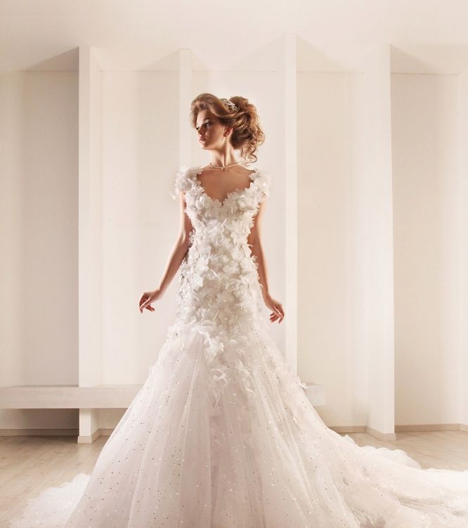 فستان بسحر الورود من توقيع المصمم رامي القاضي