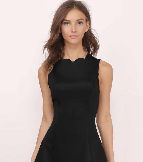 الفستان القصير الضيق على الخصر لقصيرات القامة