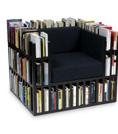 مكتبة صغيرة على شكل مقعد