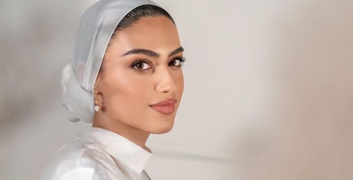 الفاشينيستا السعودية يارا النملة مع  آيرينا شايك والصورة تظهر شبهًا مذهلًا بينهما