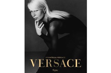 غلاف كتاب فيرساتشي الجديد بعنوان Versace