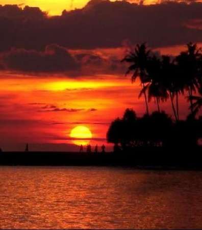 تأملي غروب الشمس على شاطئ سنجيجي في لومبوك 