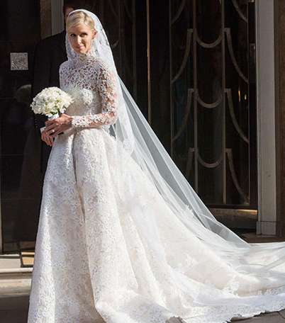 بالصور، نيكي هيلتون تختار ثوب زفاف من فالنتينو عمره 31 عاماً