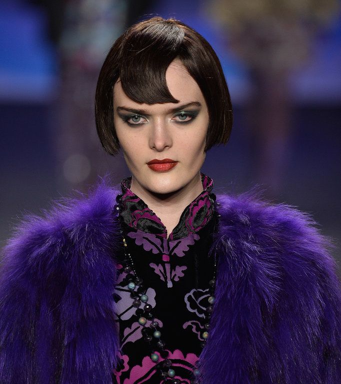  الغرّة المائلة مع Anna Sui