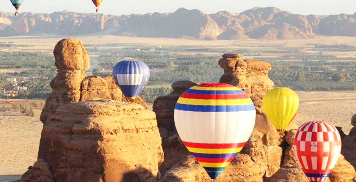 العلا تسجل رقماً قياسياً بأطول عرض مناطيد بالعالم 