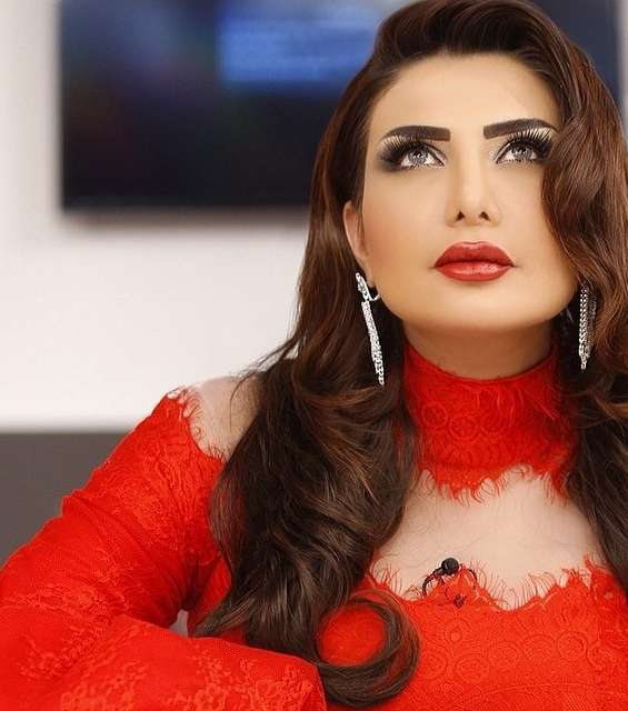 تسريحة الشعر الويفي بالأسلوب الريترو