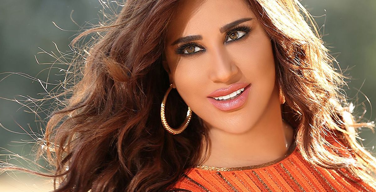 نجوى كرم باطلالات شابة كلما تقدمت في السن