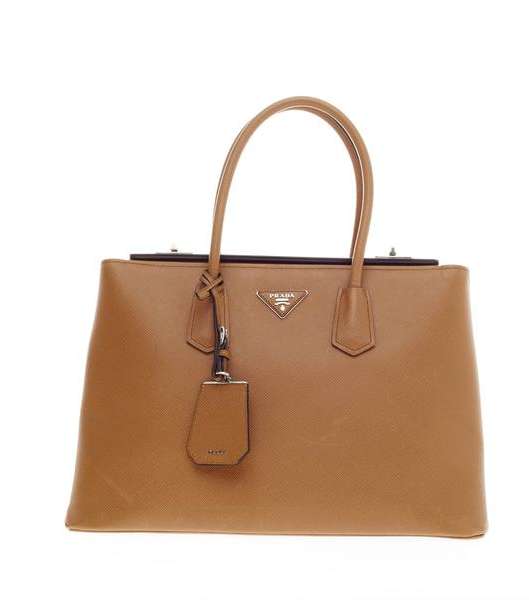 صور وموديلات شنط برادا ٢٠١٧