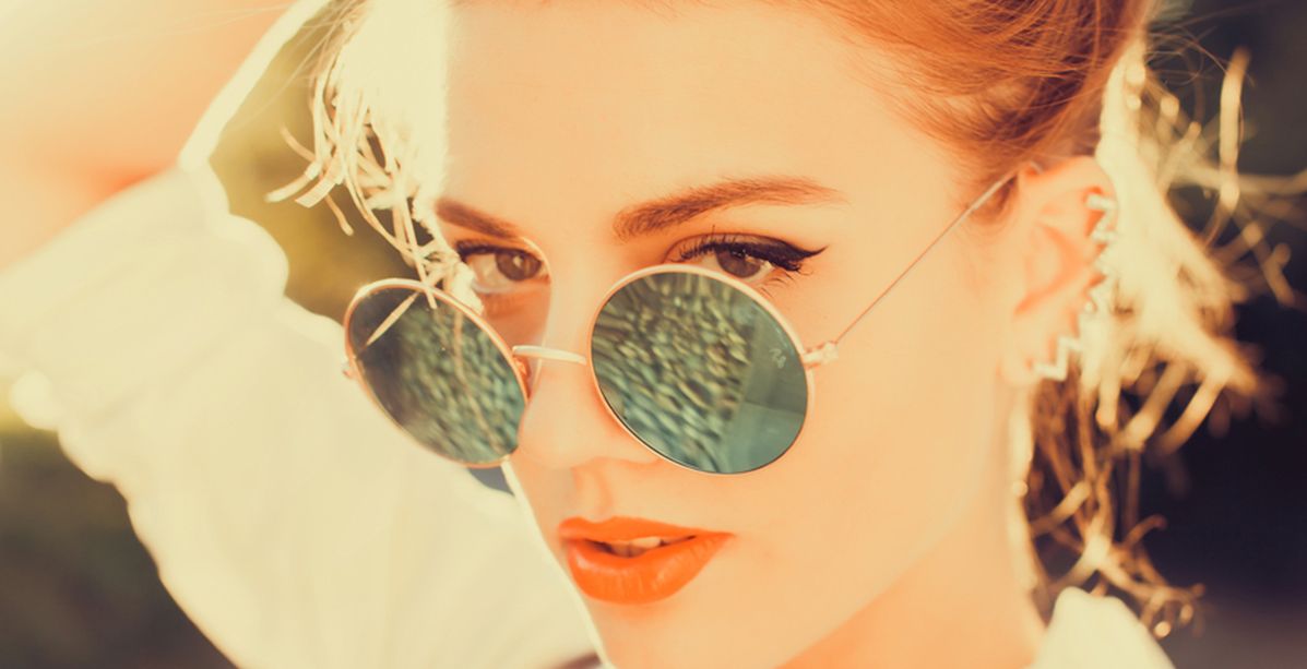 لماذا تغار منك النساء؟