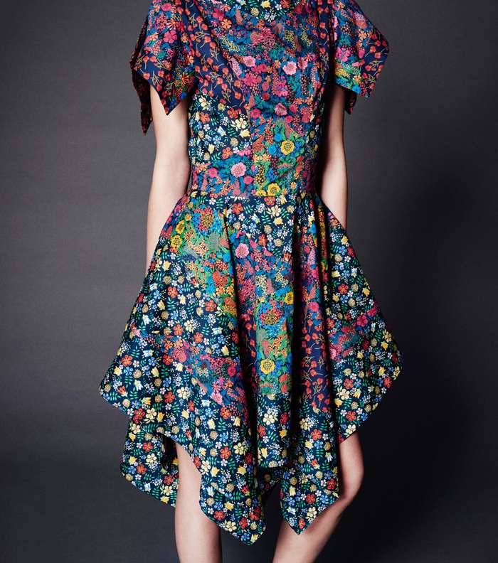 الفستان المطبع بالازهار من مجموعة Zac Posen Pre Fall 2016