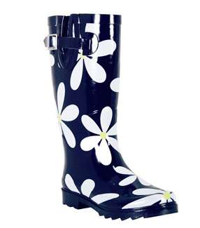 من القطع الـ Must Have في خزانة الفتاة الجامعية، جزمة الـ Rain Boot