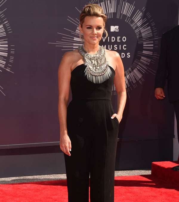 من أجمل إطلالات النجمات في حفل MTV Video Music Awards، إطلالة Ali Fedotowsky