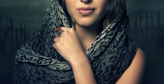 كيف تعتنين بالعيون الحساسة؟
