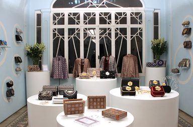 مجموعة  حقائب يد من Sarah's Bag مستوحاة من كتاب Pure Nostalgia