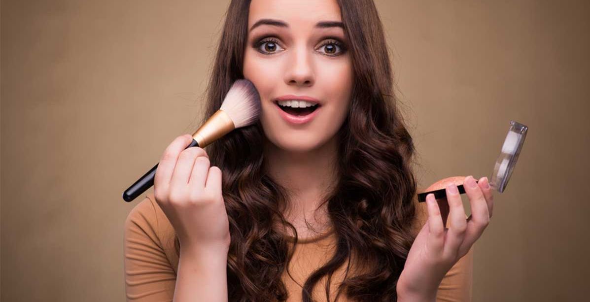 حيل مكياج تحتاج اقل من دقيقتين لتنفيذها