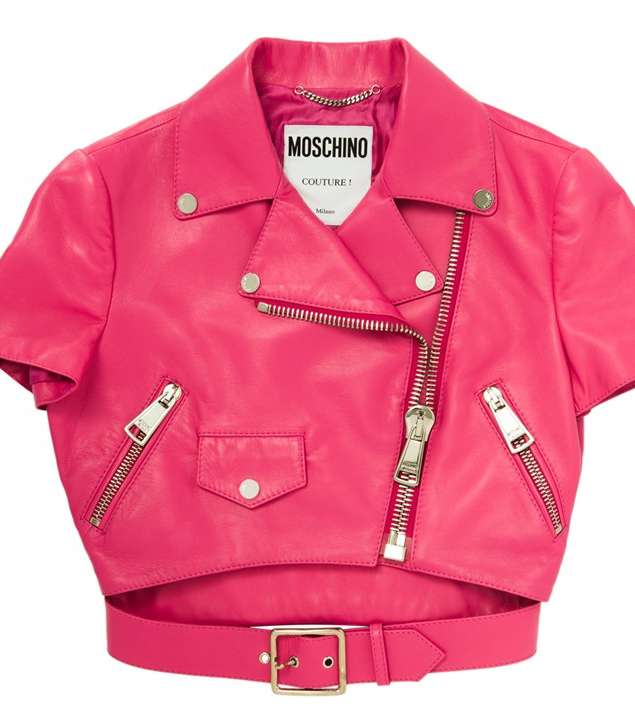 من مجموعة الباربي، إليك هذه السترة الجلدية من توقيع Moschino