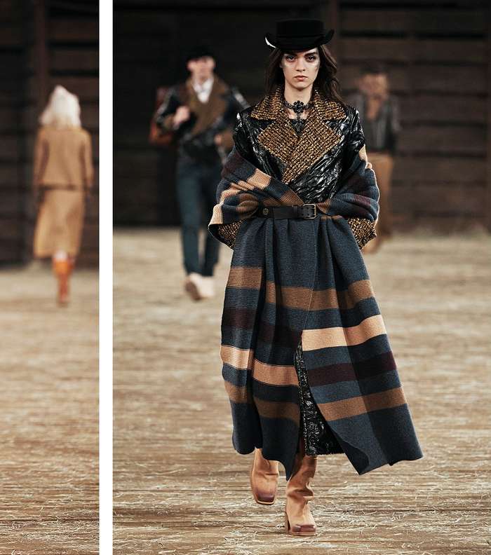 تصاميم مميّزة من مجموعة Chanel METIERS D'ART 2013-14