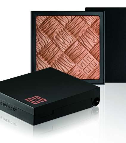 ماكياج البشرة المشعّة مع  Givenchy  Poudre Bonne Mine  
