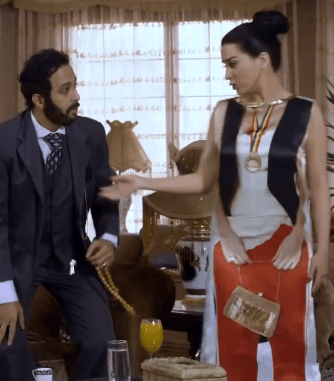 مي عز الدين تختار الفساتين المطبّعة في مسلسل الشك