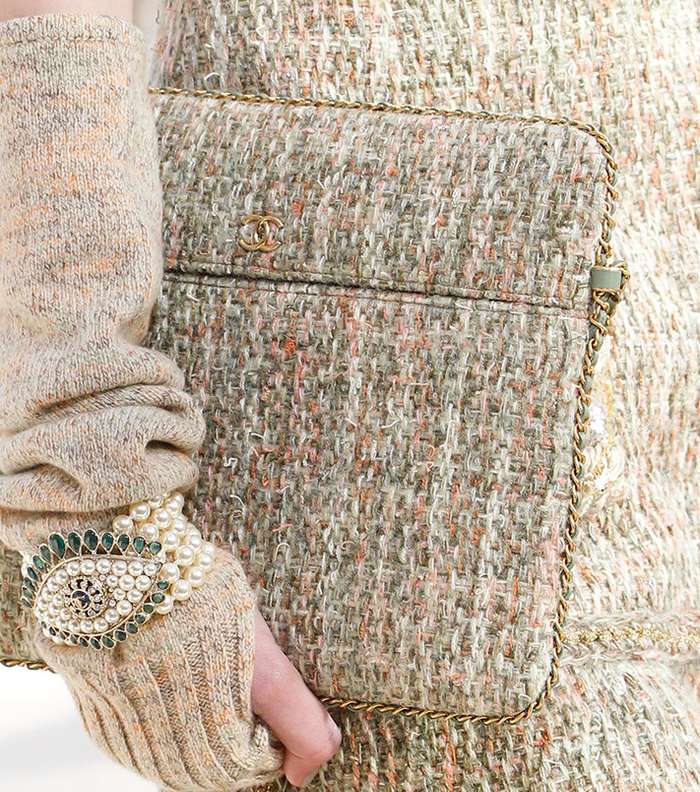 كلاتش CHANEL التويدي بالحجم الكبير والمستطيل لشتاء 2017