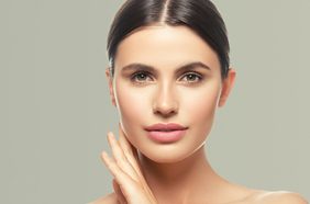 كريمات للعناية بالبشرة تعيد الشباب إليك وتخفي عمرك الحقيقي!