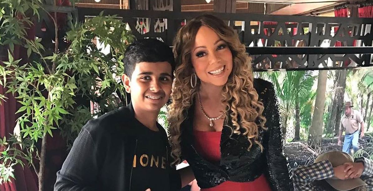 راشد بالحصا يستقبل المشاهير في بيته