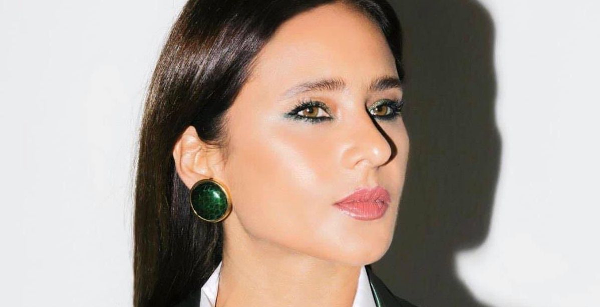 نجمات حافظن على حواجبهن الطبيعية منذ الصغر