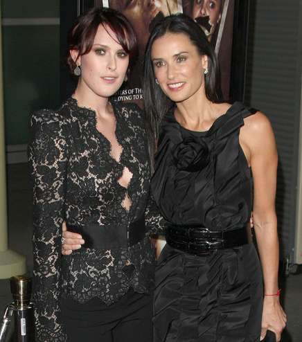 ديمي مور وإبنتها...الوالدة تفوّقت قليلاً على فتاتها