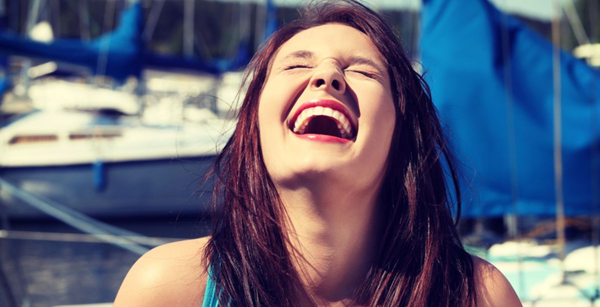 من قال إن مولودة هذا البرج هي الأوفر حظاً على الإطلاق؟