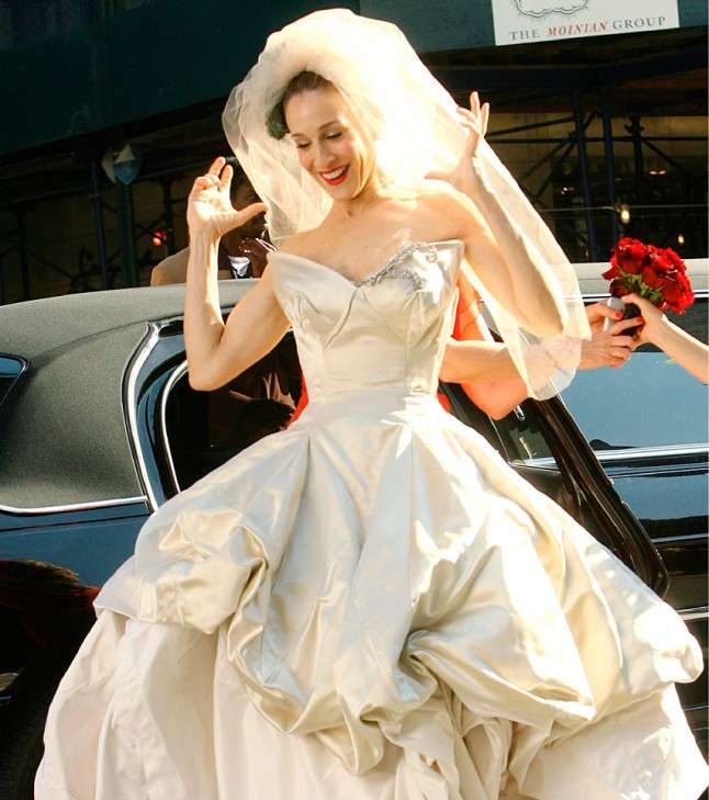 من الفساتين التي أحدثت تغييراً في عالم الموضة، فستان فيفيان ويستوود بقصّة الكورسيه