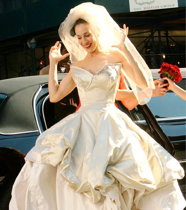 من الفساتين التي أحدثت تغييراً في عالم الموضة، فستان فيفيان ويستوود بقصّة الكورسيه