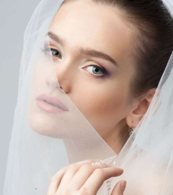  البيج أو الزهري لماكياج العيون 