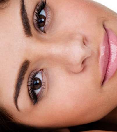 5 أطعمة تؤذي البشرة الدهنيّة 