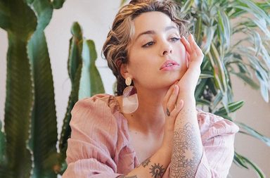 هل تغيّر أسلوب آسيا عاكف بعد خلعها الحجاب؟