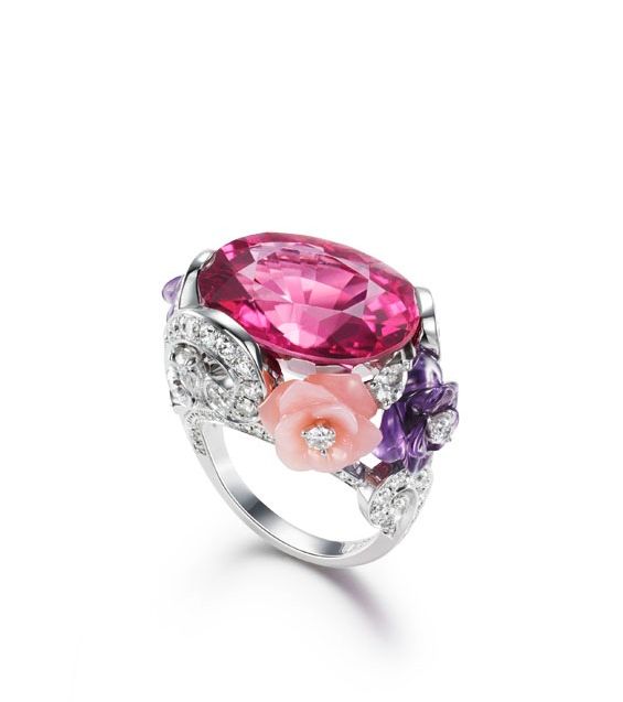 بالصور، إليكِ كيفيّة تنسيق مجوهراتك مع ملابسك