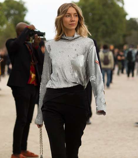 توب بموضة الـ Sequins في شوارع باريس