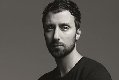 كل ما تريدين معرفته من اخبار ومعلومات وصور ووثائق عن Anthony Vaccarello