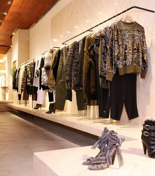 عرض لمجموعة أزياء Isabel Marant في مول الإمارات