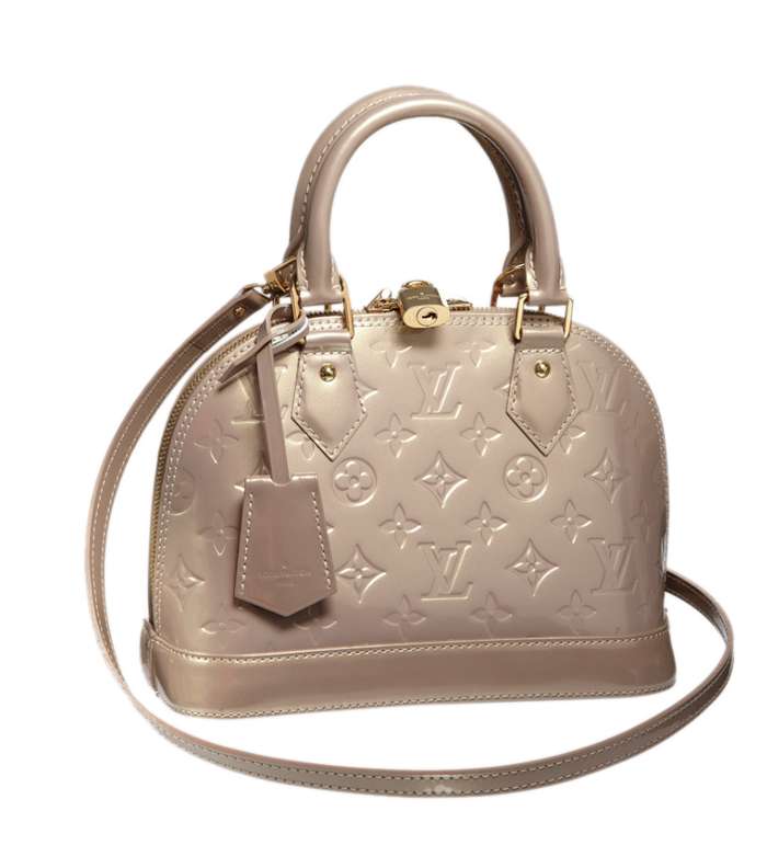 من الحقائب بالحجم الصغير الرائجة هذا الموسم، حقيبة لويس فويتون