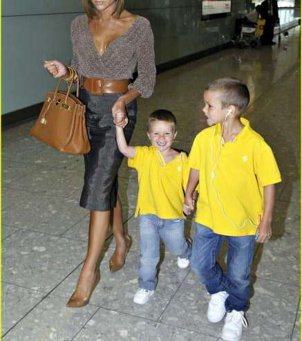 victoria-beckham-8-1-7-2011