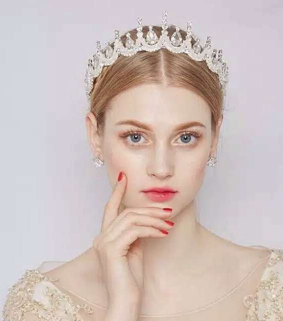 صور اروع تسريحات شعر طويل للعروس