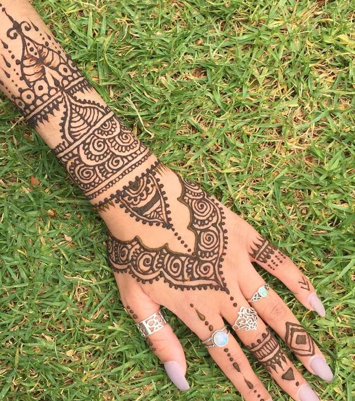 زيني يديك بأجمل لمسة من خلال نقش انستقرام