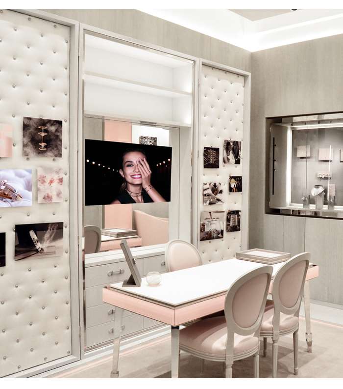 الرياض تستقبل متجر ميسيكا الاول