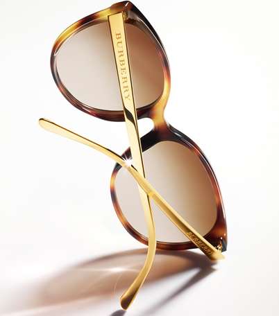 اختاري نظارات Burberry الشمسيّة لربيع وصيف 2013