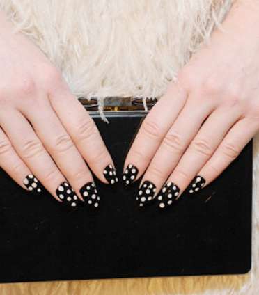 طلاء الأظافر المنقّط 