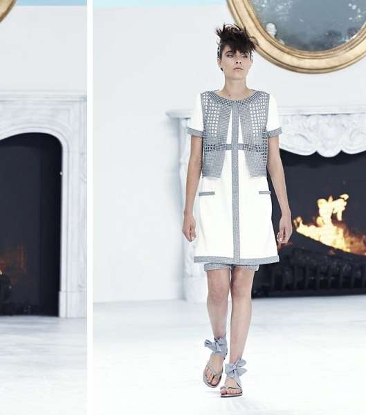تصاميم راقية من توقيع CHANEL لشتاء 2015