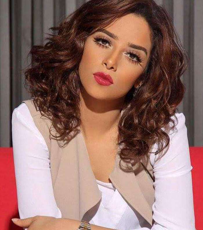 إليك تسريحات بلقيس انستقرام من البسيط إلى الفخم