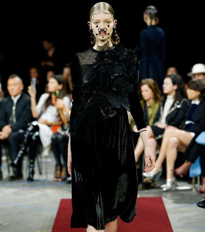 تألقي بفساتين مخمل 2016 من أشهر دور الأزياء