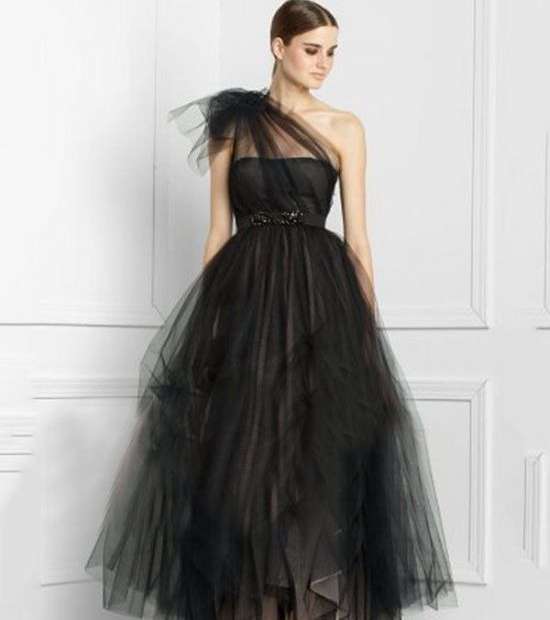 لمناسباتك في صيف 2013، اختاري الفساتين الرسمية من التول