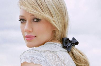 صور اجمل اطلالات ولوكات جمال مكياج وشعر هيلاري داف 